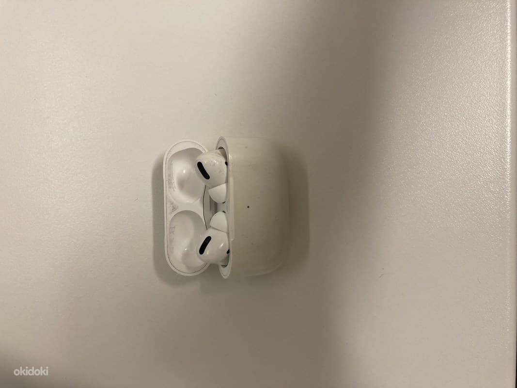 Apple AirPods Pro 4