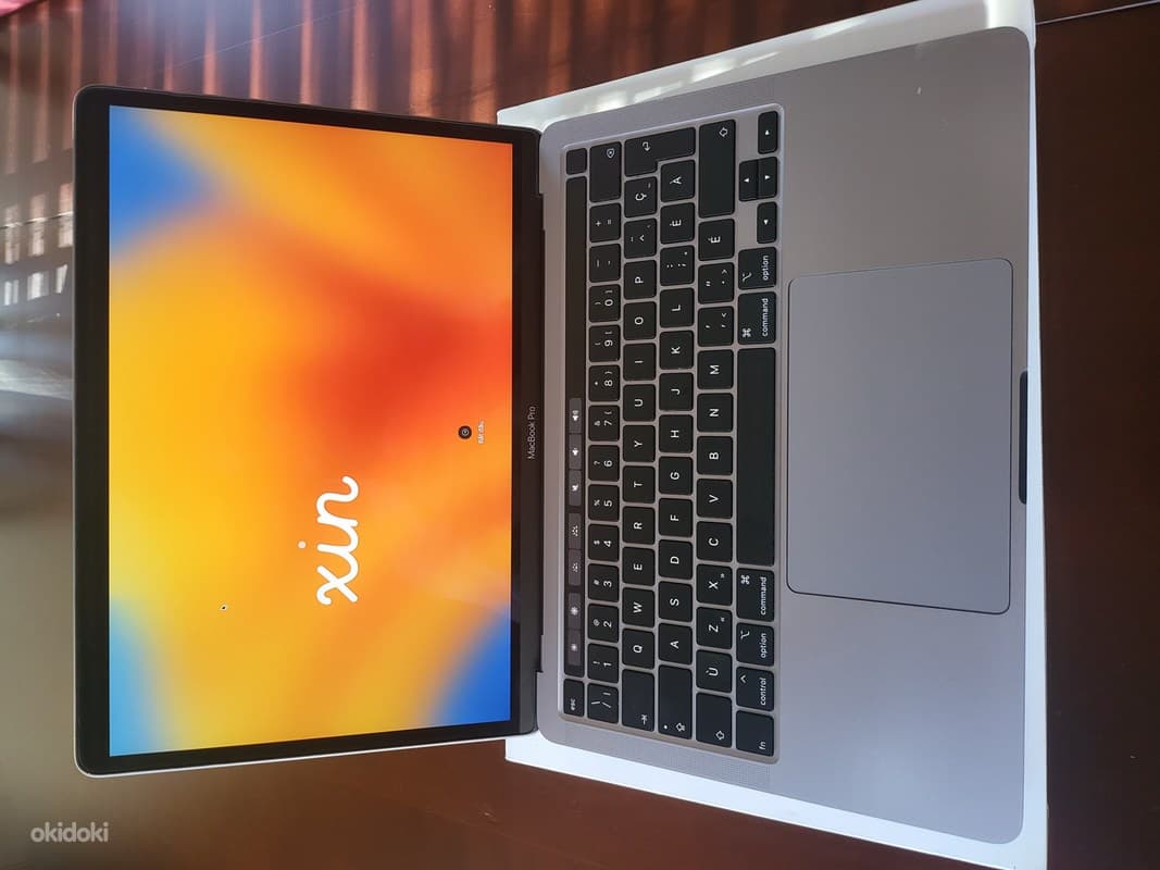 MacBook Pro 13 - 2020 - Intel Core i5 8GB 256GB + Touch Bar
