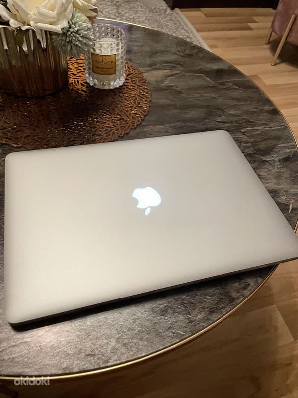 MacBook Pro Retina 15.4” 2.2 GHz i7 ( 2015 ) 3