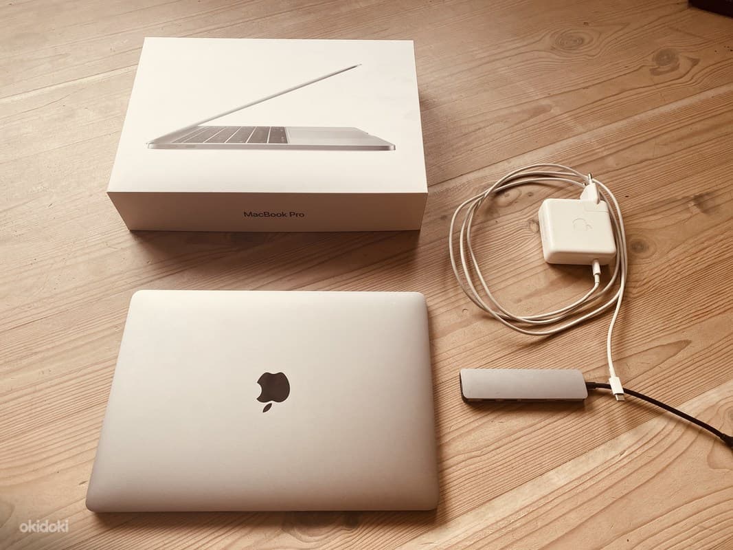 Macbook Pro 2017 8/256/i5 4