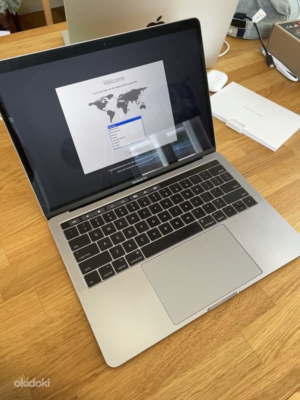Macbook Pro 13" 2017 4xUSB-C 256GB/8GB Intel i5 w/ Touchbar