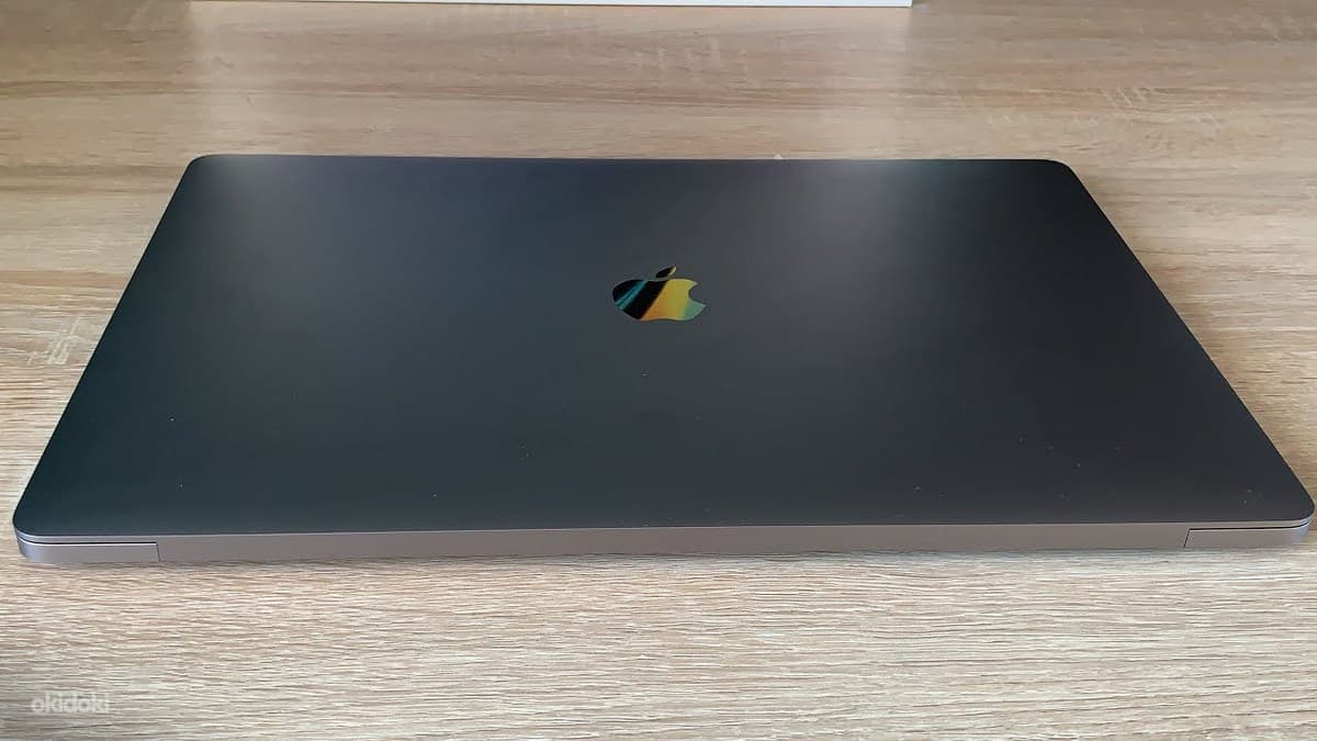 MacBook Pro 2019 i7 16GB 512GB