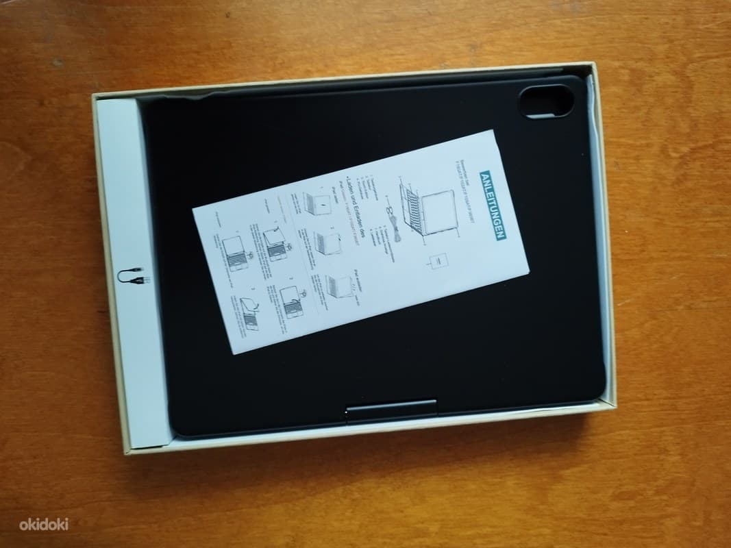 iPad 10 Klaviatuuriümbris puuteplaadiga 4