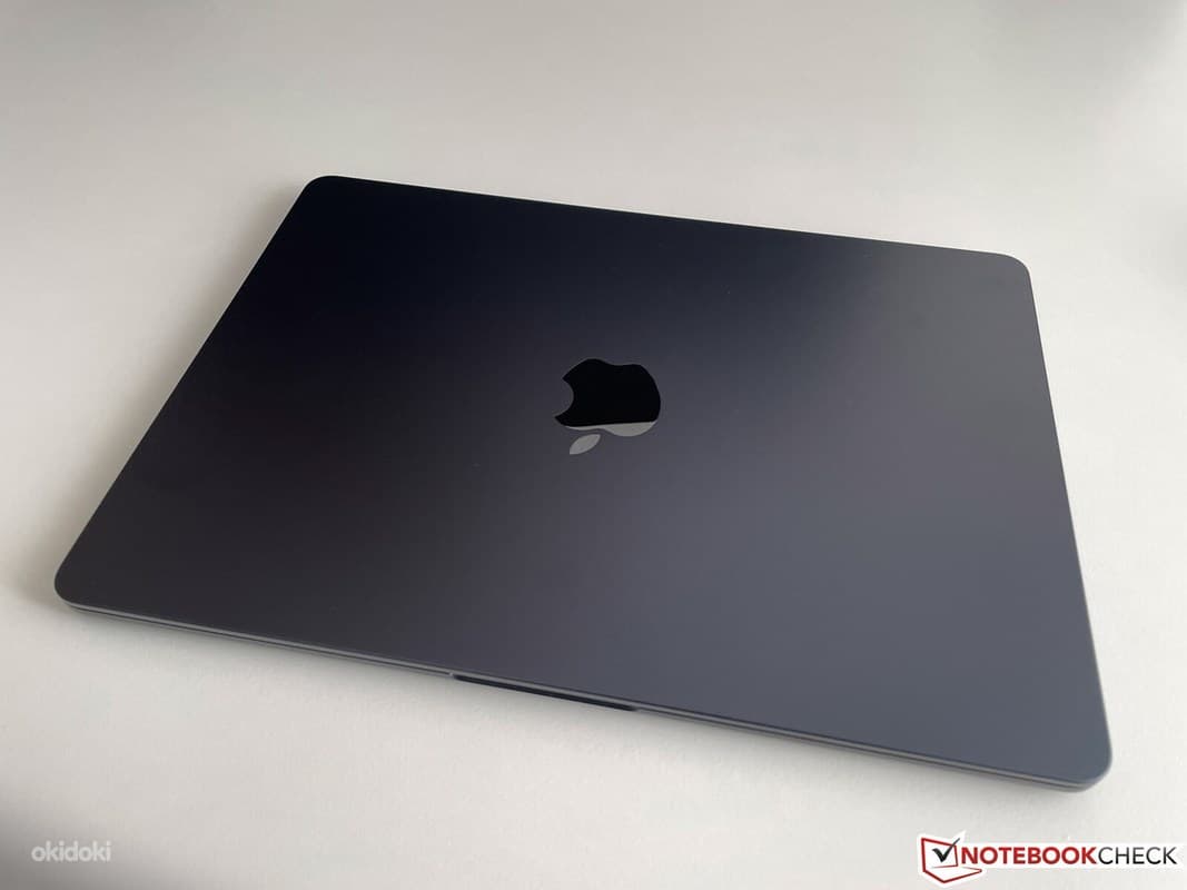 UUS MacBook Air Midnight M2 8/256GB 3