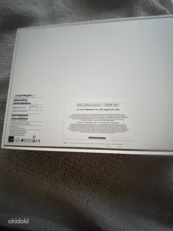 13-inch Mac Book Air with Apple M1 chip 8