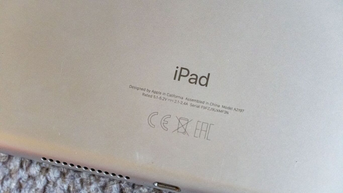 Apple Airpods Pro + 2x iPad (10.3" 8th gen, 2020) 7
