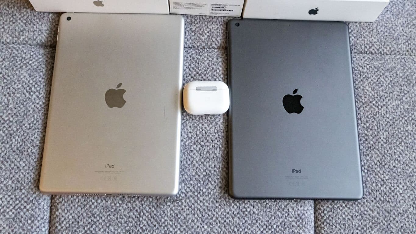 Apple Airpods Pro + 2x iPad (10.3" 8th gen, 2020) 6
