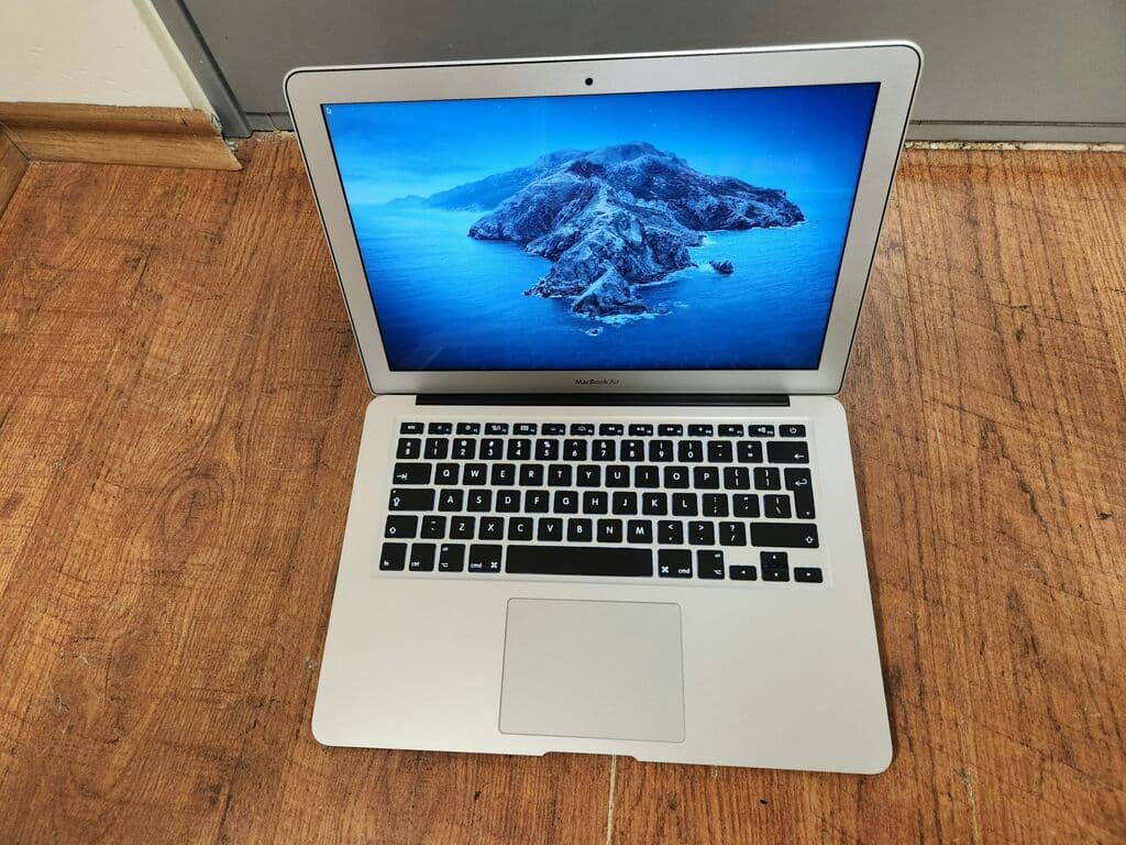 Macbook Air 13 :2015, i5,4GB,128GB