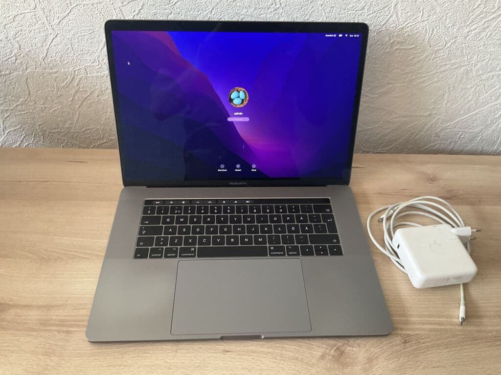 Apple MacBook Pro 15 2016 i7 16GB, 512 SSD