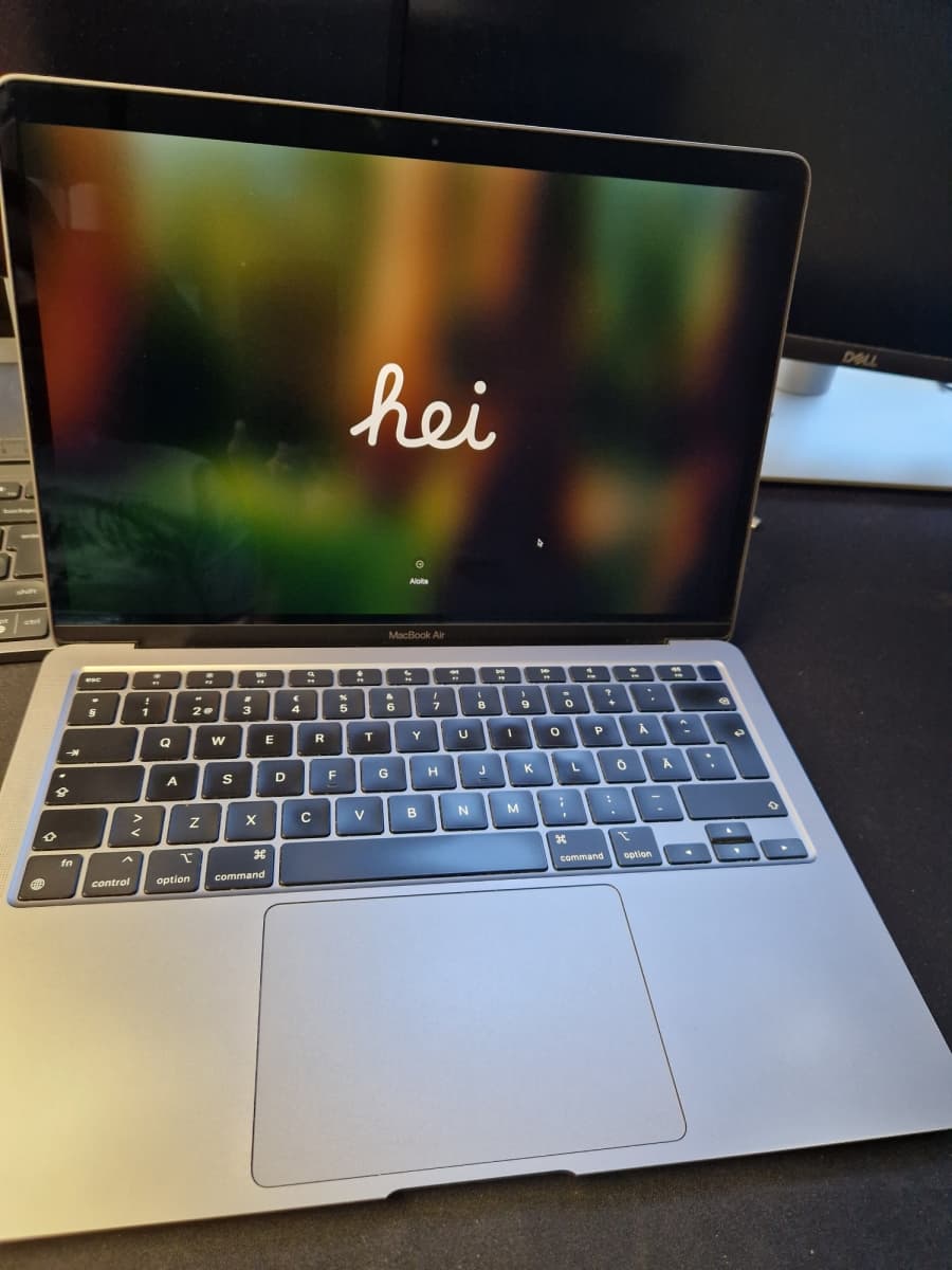 13" MacBook Air M1 with 16GB RAM and 512GB SSD