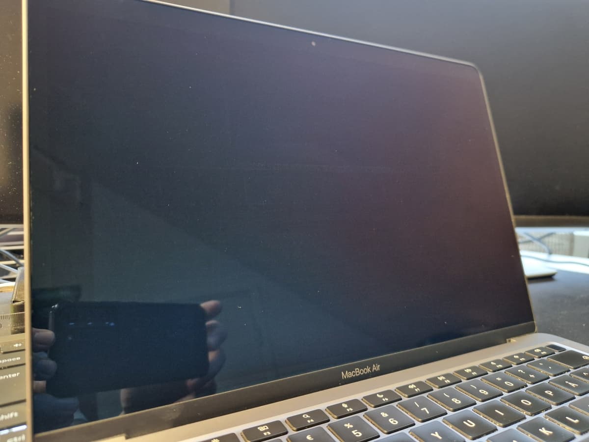 13" MacBook Air M1 with 16GB RAM and 512GB SSD 9